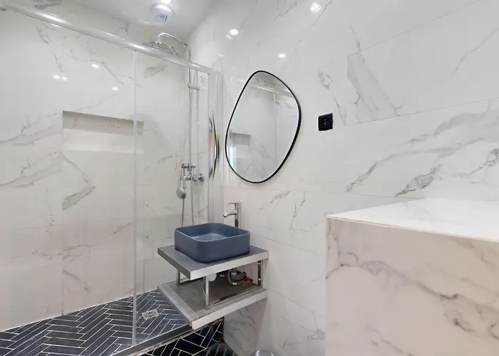 188 Eight - Superb In Apartment *