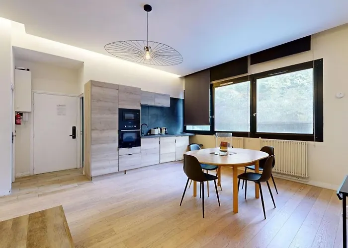 188 Eight - Superb In Paris